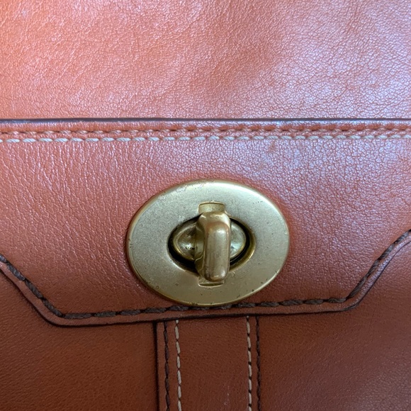 HAMPTON COACH TURNLOCK SATCHEL - Picture 14 of 15